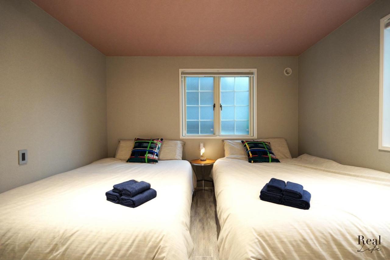 Real Life Aoyama Tokio